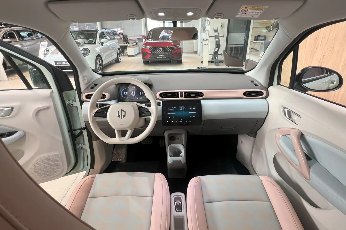 Такого еще не было. В Беларусь привезли ситикар Leapmotor T03 за 41 880 рублей