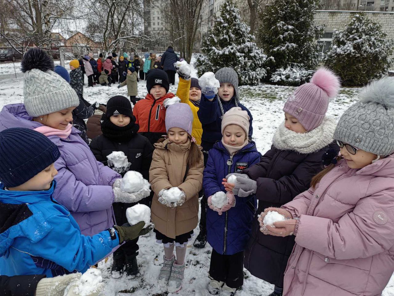 Успеть, пока не растаял! Лыжные занятия проводят школы и детсады Бреста