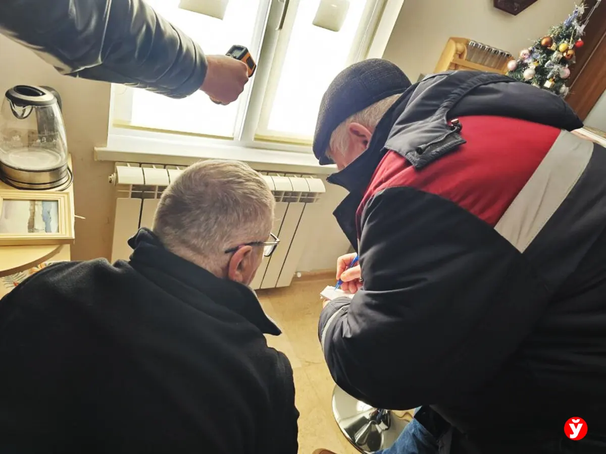 Холод сковал два дома в Ганцевичах. С температурной загадкой разбиралась комиссия
