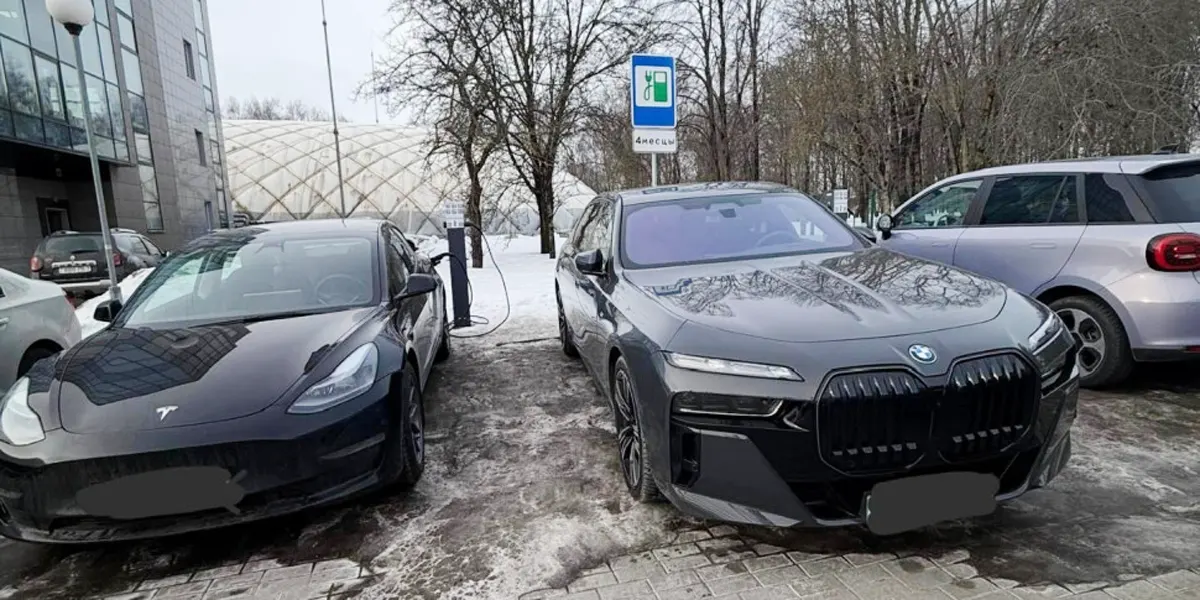 Место на зарядке оказалось занято, деньги за бронь сгорели. Как быть?
