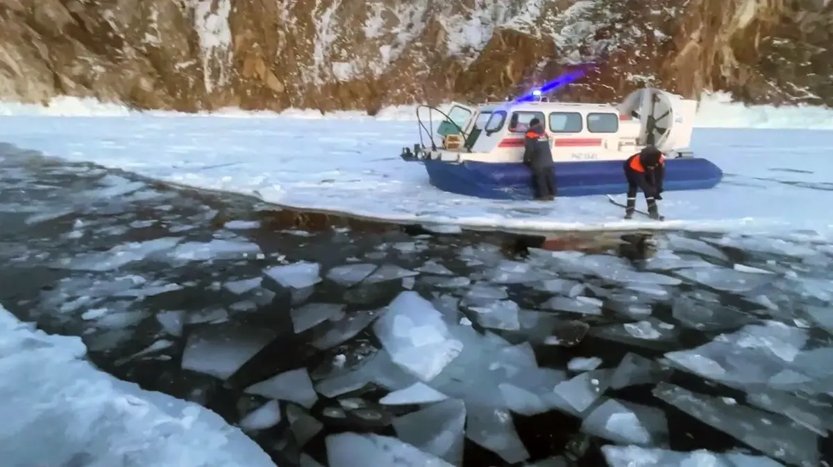 Установлены личности пяти погибших на Байкале, где машина с туристами ушла под лёд