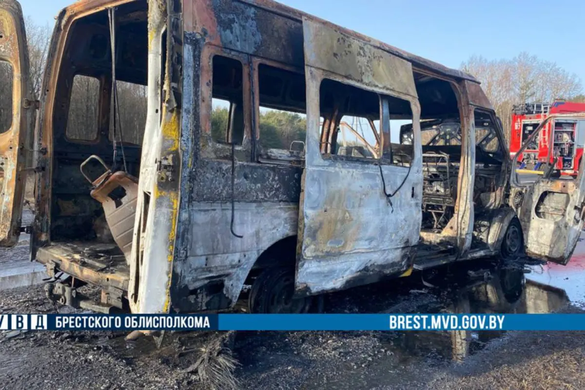 Под Дрогичином почти полностью сгорел автомобиль. Что известно