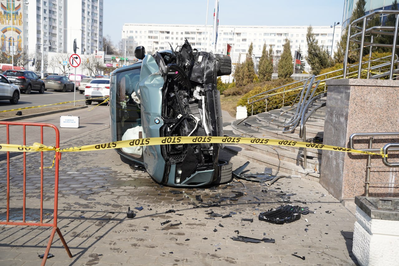 Автоледи на BMW сбила 11 летнюю девочку в Минске   видео ДТП