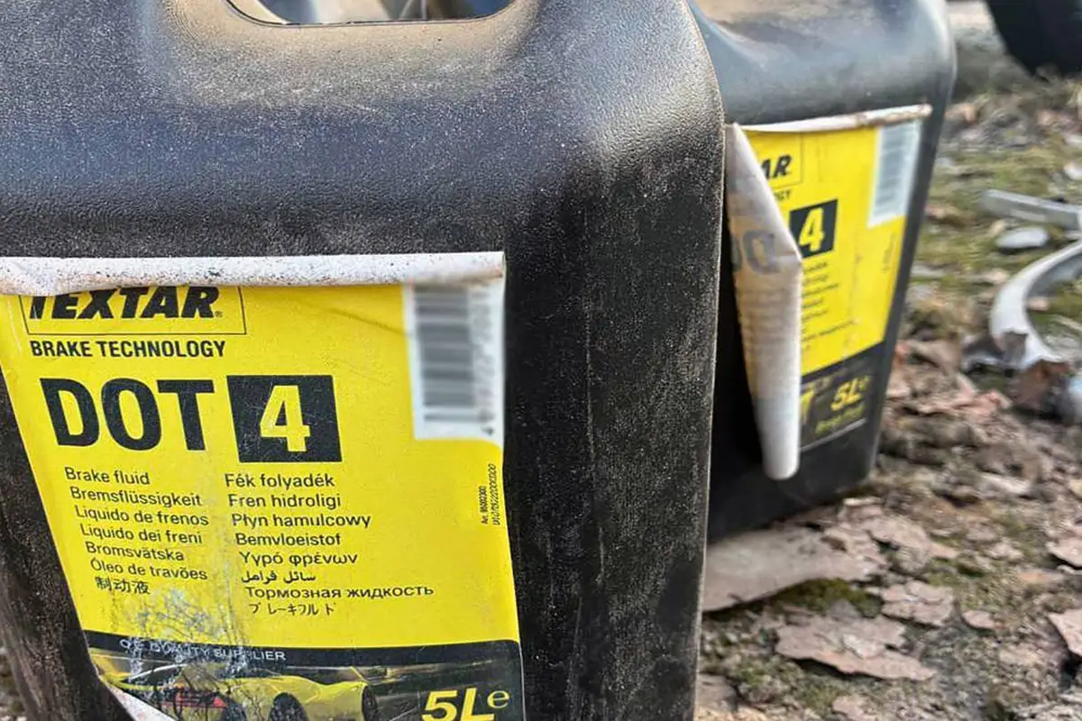 Запрещенные вещества под видом канистр с тормозной жидкостью ввозили через границу