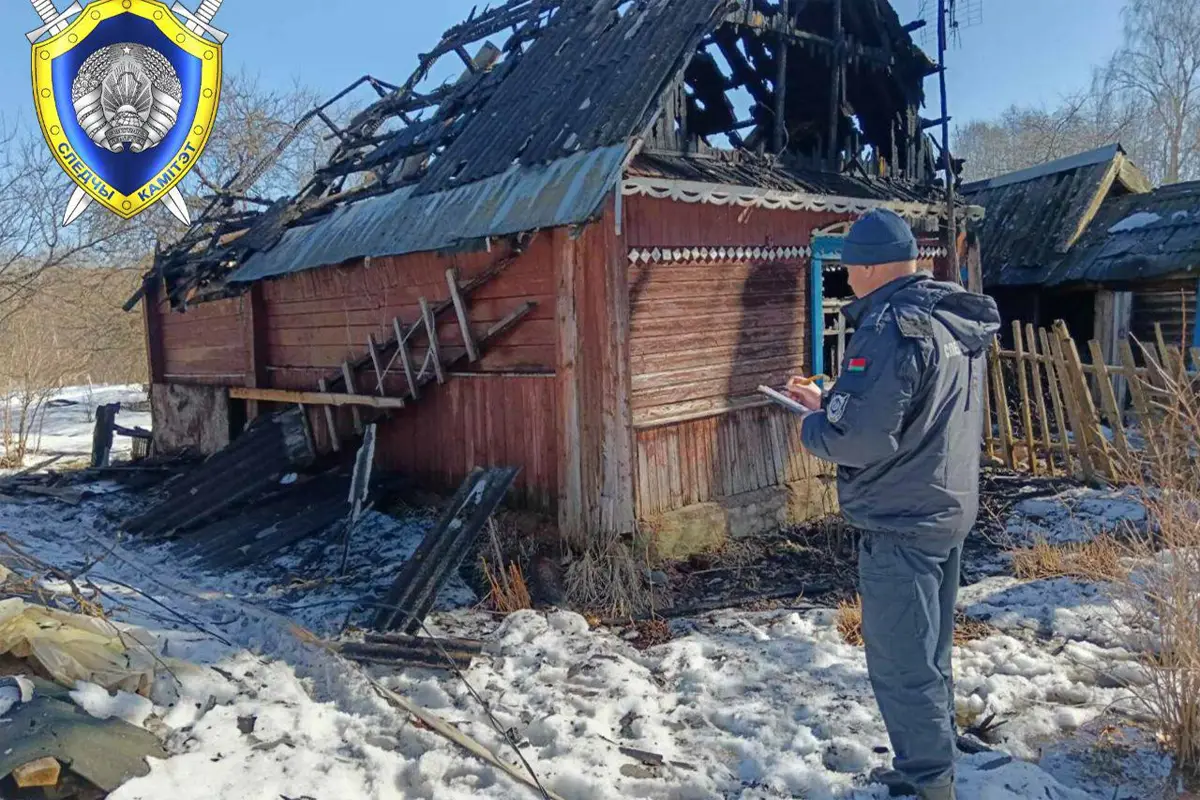 Неисправная электроплита? Два человека погибли при пожаре в деревне на Витебщине