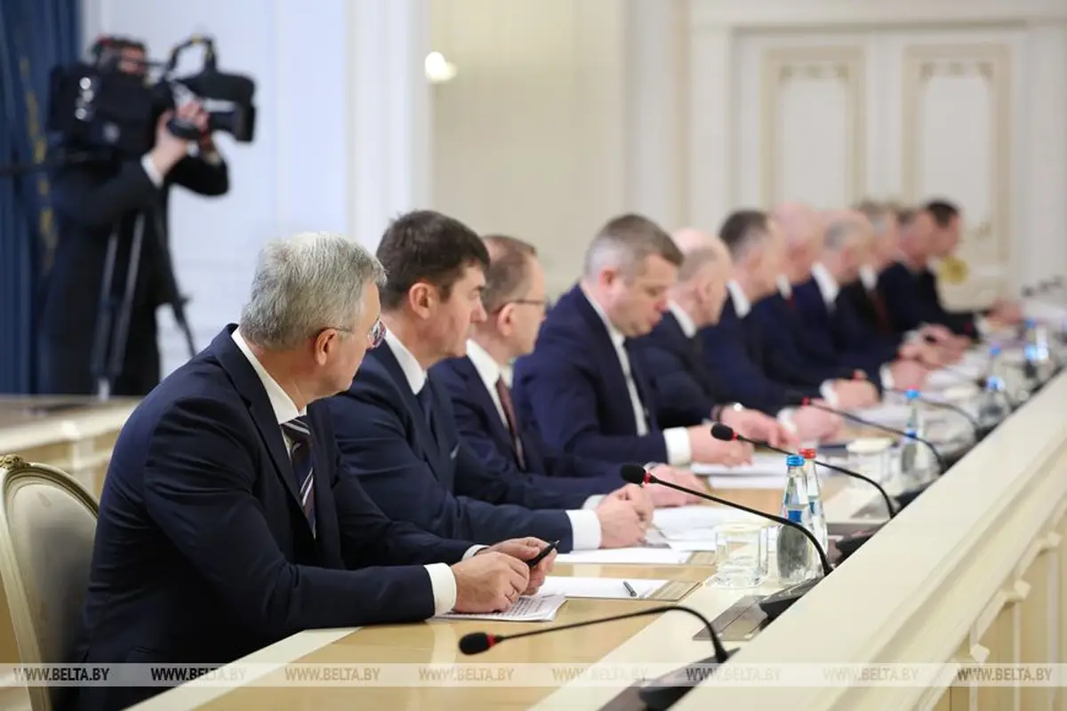 Разговор будет короткий. Лукашенко предупредил бизнесменов посредников