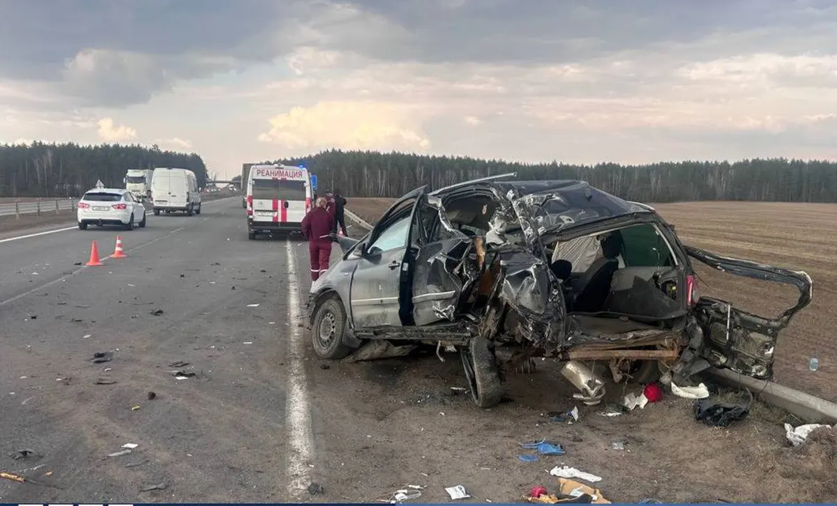 Смертельное ДТП на М1: грузовик врезался в стоящий VW
