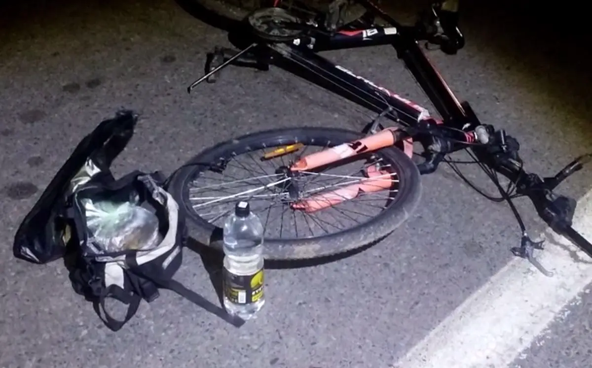 Пьяный тракторист сбил велосипедистку: дети остались без матери