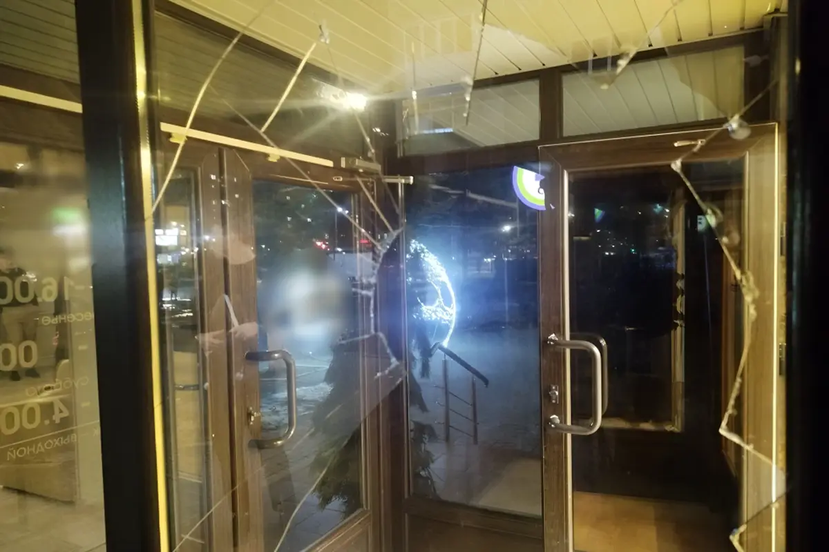 Пинчанин устроил дебош в ресторане   и скрылся