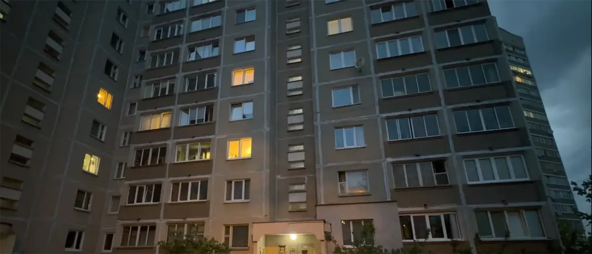 Минск. Плита перекрытия деформировалась в подъезде дома на ул. Багратиона