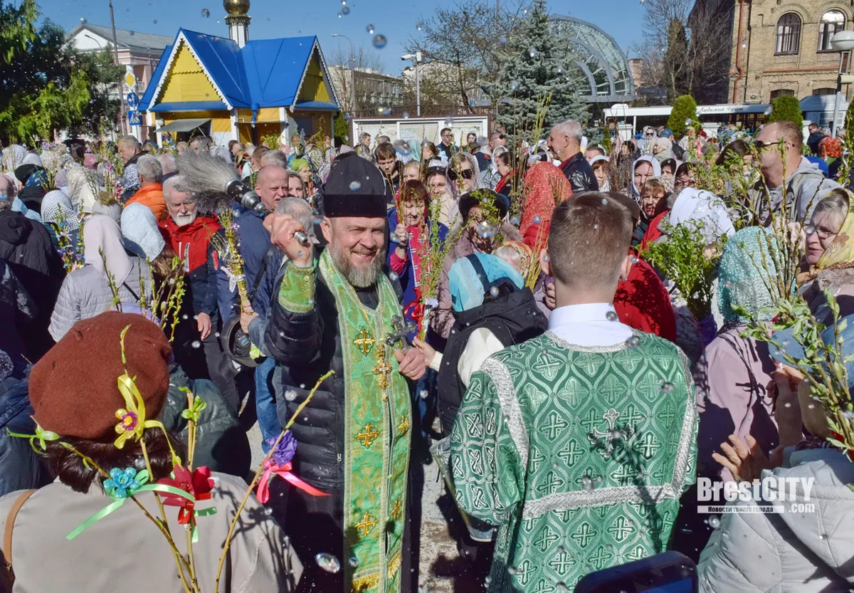 Вербное воскресенье празднуют православные   фото, видео из Бреста