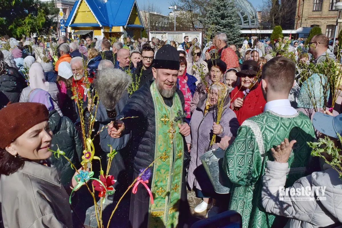 Вербное воскресенье празднуют православные   фото, видео из Бреста