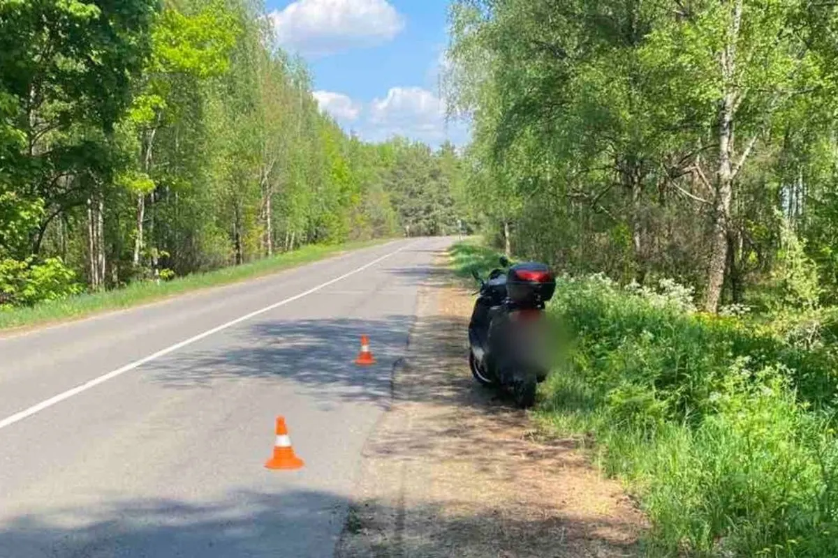 Не справилась с управлением мопеда   в больнице. ДТП в Пинском районе
