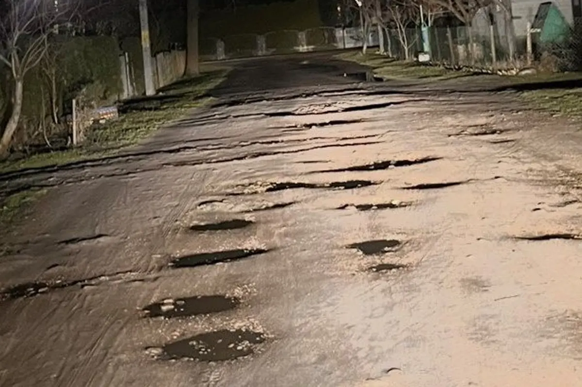 Улица в Кобрине оказалась заасфальтирована только на бумаге