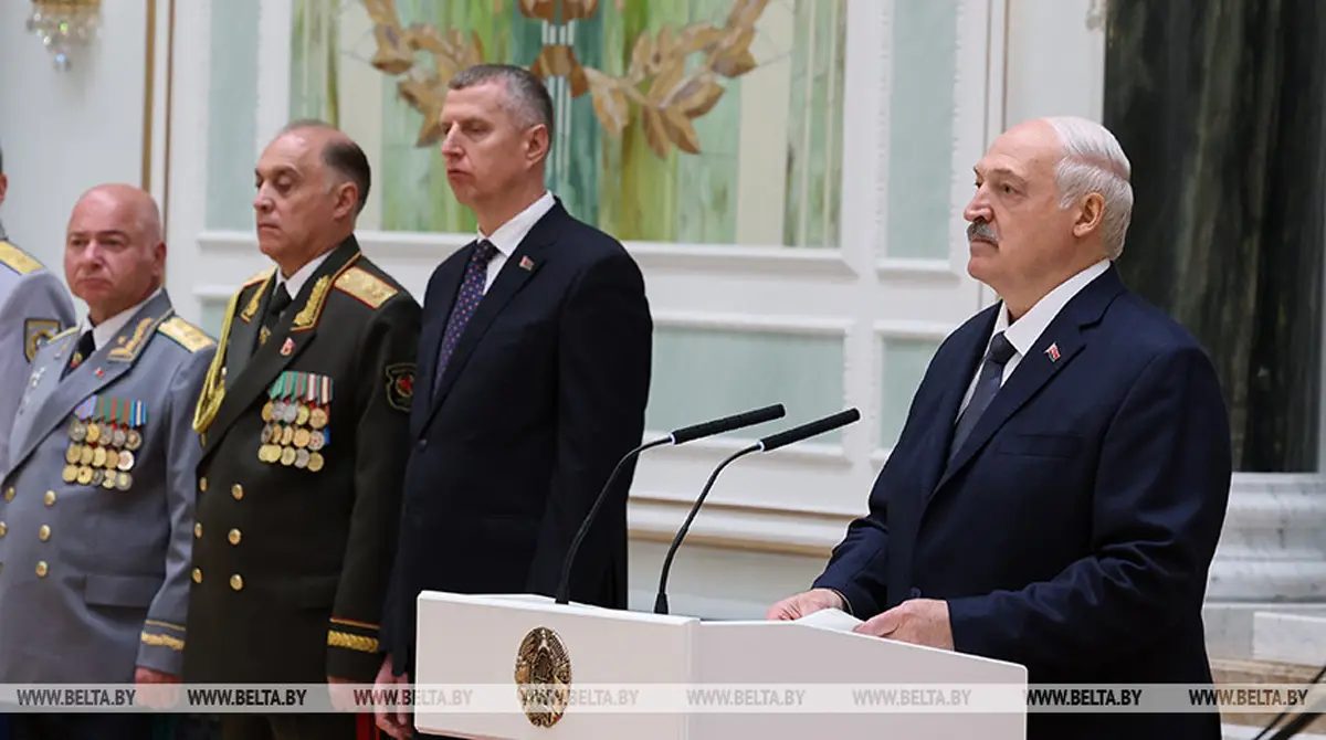 Лукашенко: белорусы не хотят воевать, но и перед врагом головы склонять не намерены