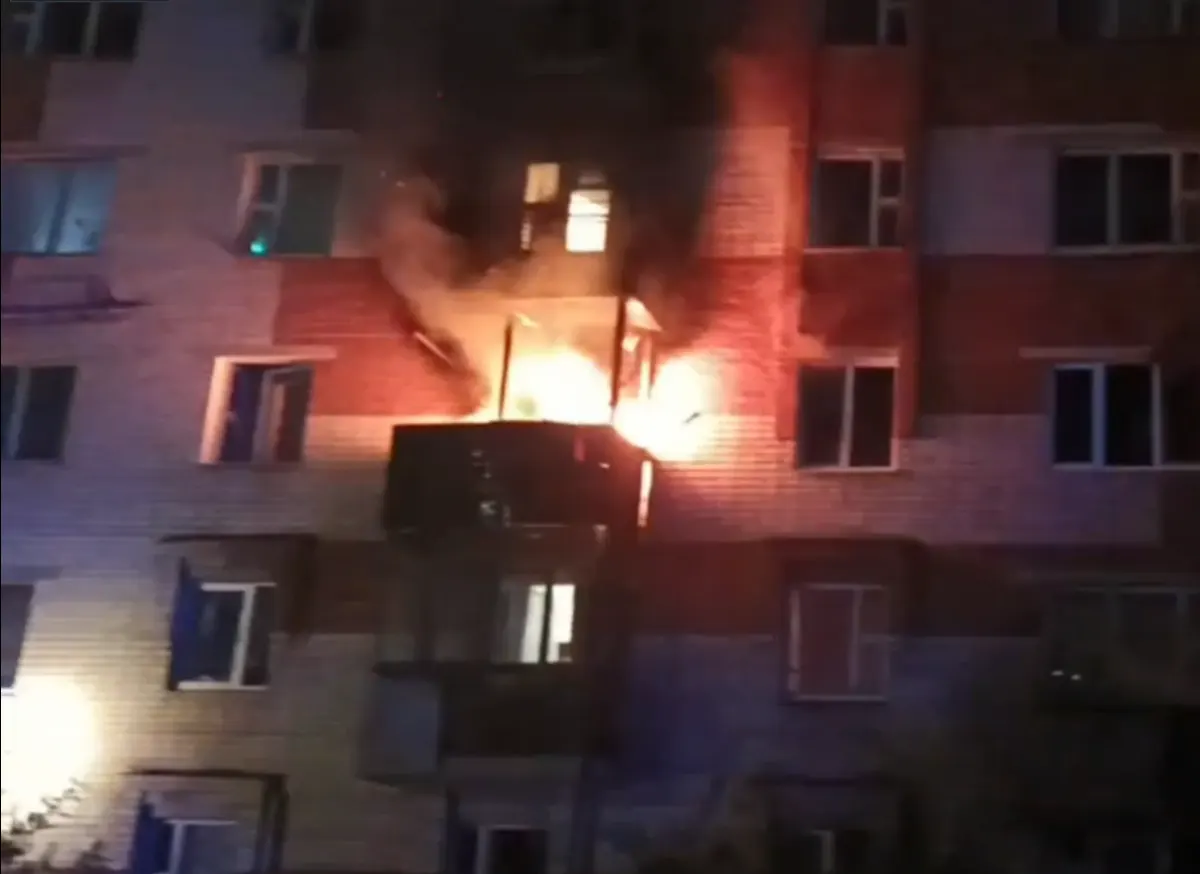 Пожар в общежитии в Витебске: эвакуировано 79 человек видео Пожар в общежитии в Витебске: эвакуировано 79 человек видео