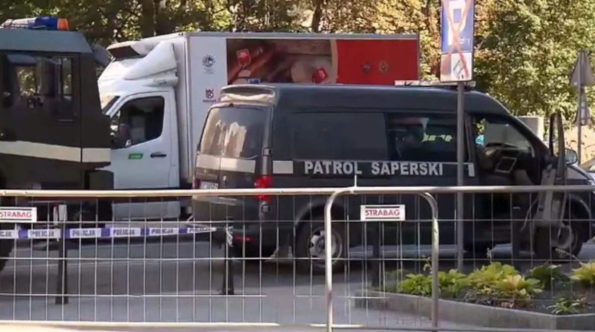 Раскопали старые боеприпасы: в Варшаве эвакуировано около 4 тыс. человек Раскопали старые боеприпасы: в Варшаве эвакуировано около 4 тыс. человек
