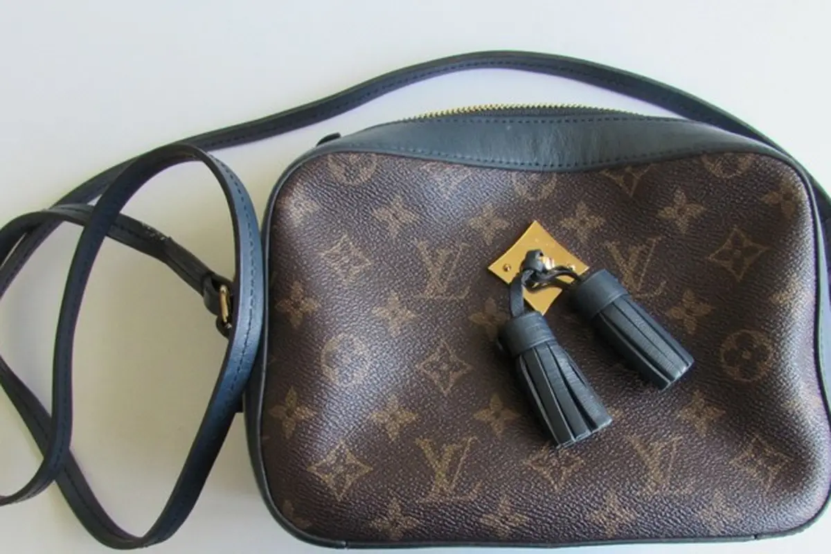 После ночи с мужчиной у белоруски пропала сумка Louis Vuitton. Но это было еще не всё После ночи с мужчиной у белоруски пропала сумка Louis Vuitton. Но это было еще не всё