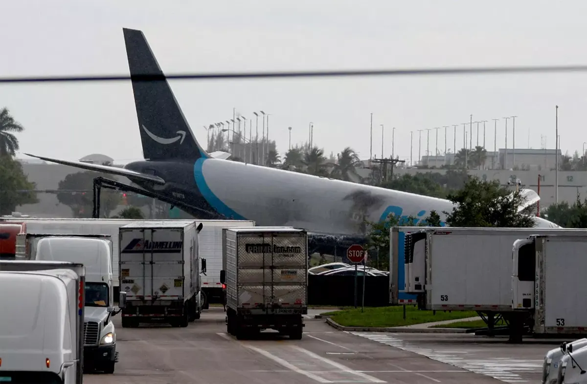 Boeing 767 потерпел крушение в Майами   есть погибшие