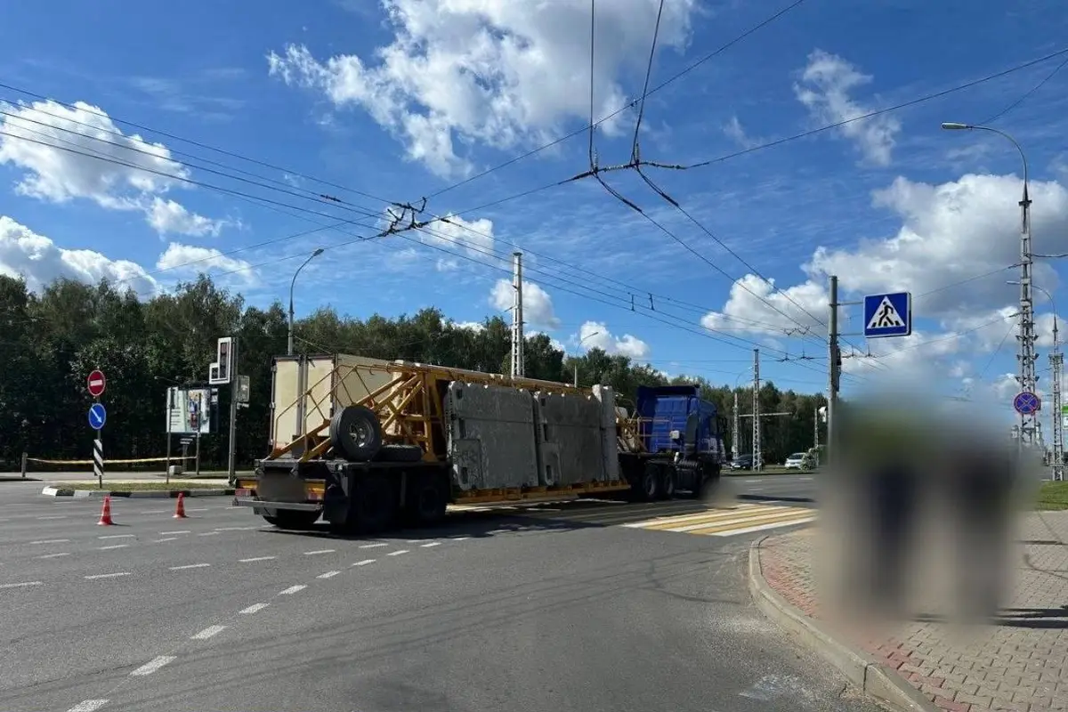 Вышла на красный? Женщина пешеход погибла в Бресте   видео ДТП