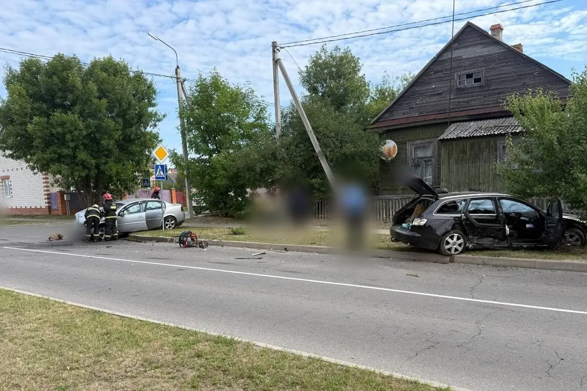 В Столине Opel и Audi не разъехались на перекрестке В Столине Opel и Audi не разъехались на перекрестке